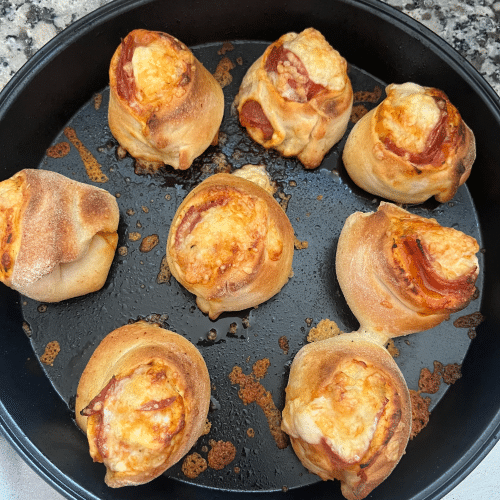 Gefülltes Pizzabrötchen 8 Stück mit Sucuk