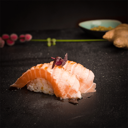 Flamed Ponzu Lachs Nigiri