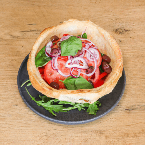 Insalata di Pomodori con Cipolla Rossa e Olive