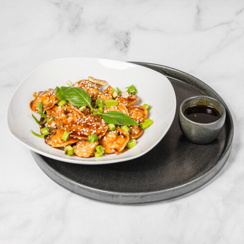 Pelmeni mit Teriyaki-Sauce