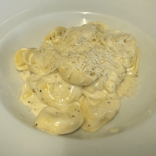Tortellini prosciutto e panna