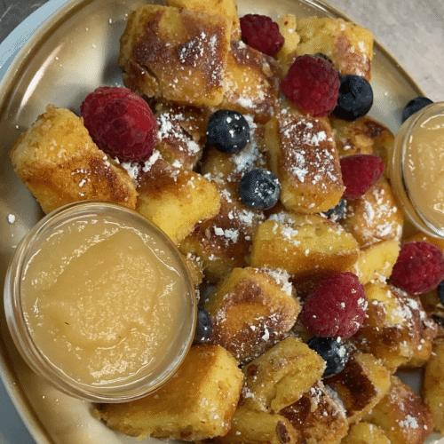 Hot Kaiserschmarrn mit Apfelmus