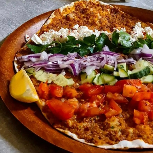 Lahmacun + Salat + Käse