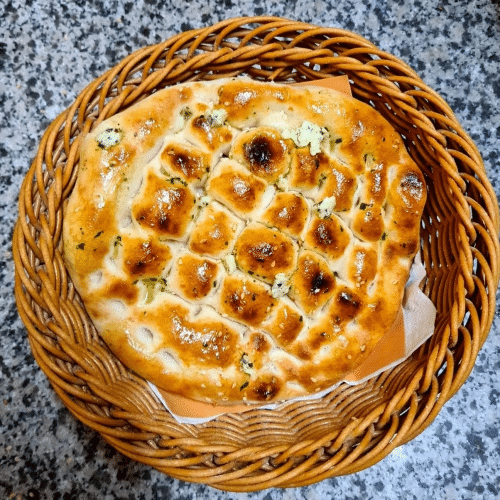 Milchbrot mit Kräuterbutter