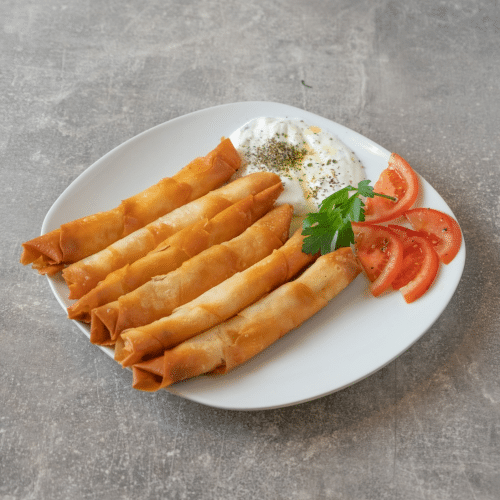 Sigara Börek (4 Stk) mit Salat