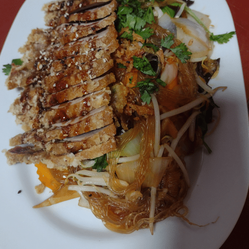 Gebratene Udon-nudeln - Ente kross