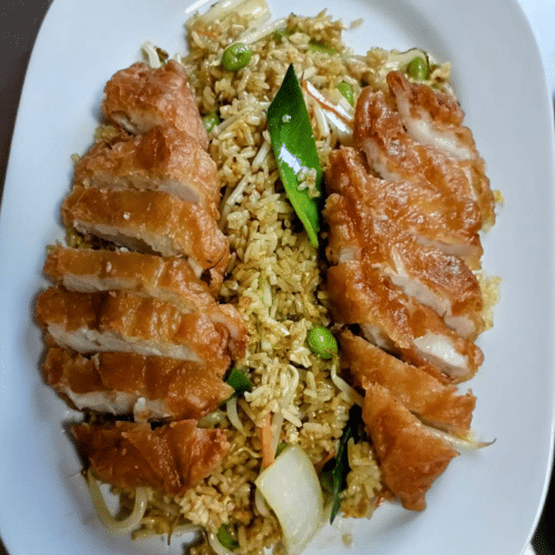 Gebratener Eierreis - Knuspriges Hühnerfilet