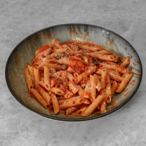 Penne in scharfer Tomatensauce