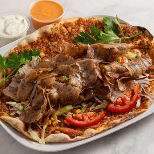 Lahmacun mit Dönerfleisch