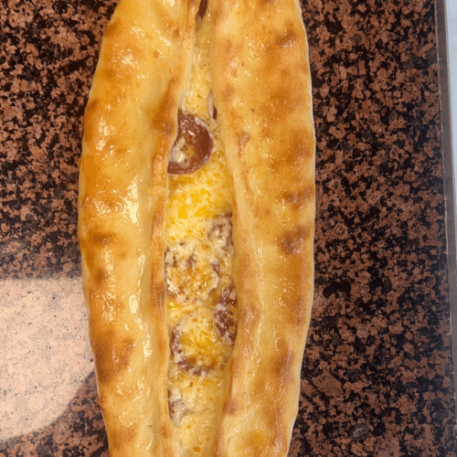 Sucuklu Pide