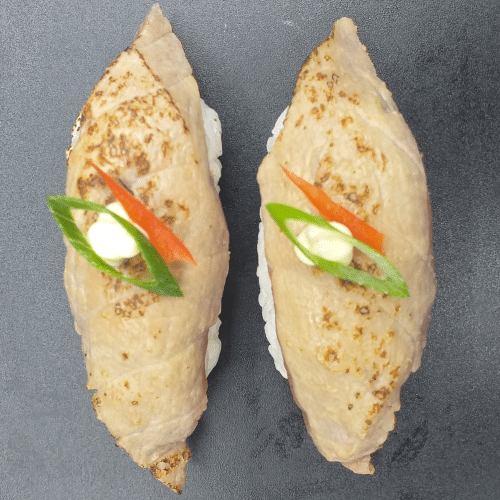 Flambierter Thunfisch Nigiri (2 Stück)