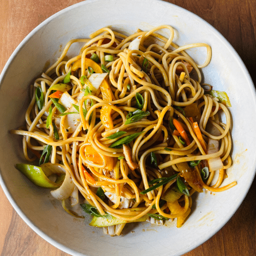 Gebratene japanische Nudeln (vegetarisch)