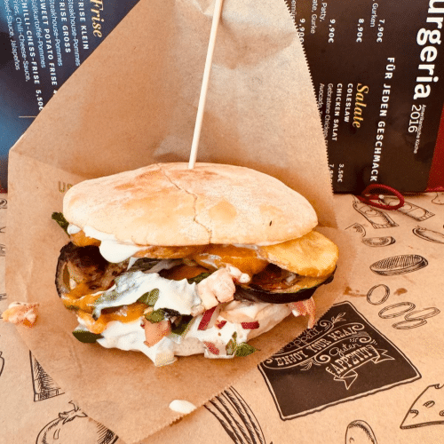 Moussaka Burger - Menü