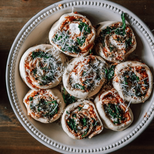 Gefüllte Pizzabrötchen