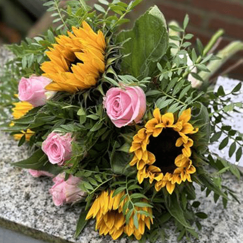 Sonnenblumen & Rosen