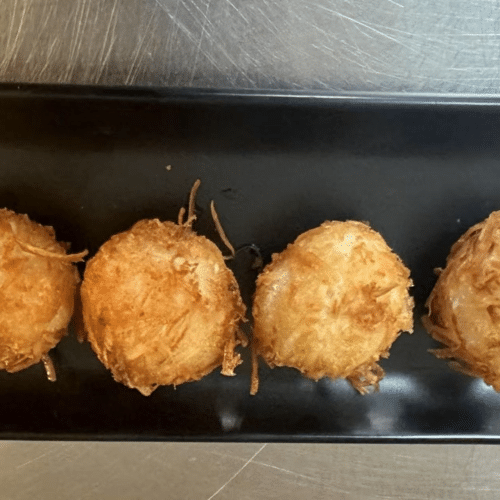 Frittierte Kokosbällchen (4 Stück)