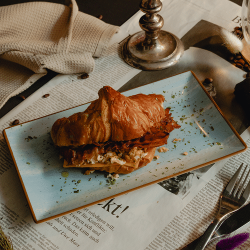 Croissant herzhaftes Morgenlicht