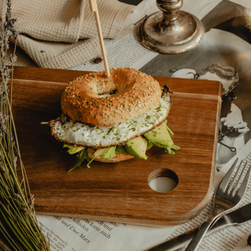 Spiegelei-Avocado Bagel