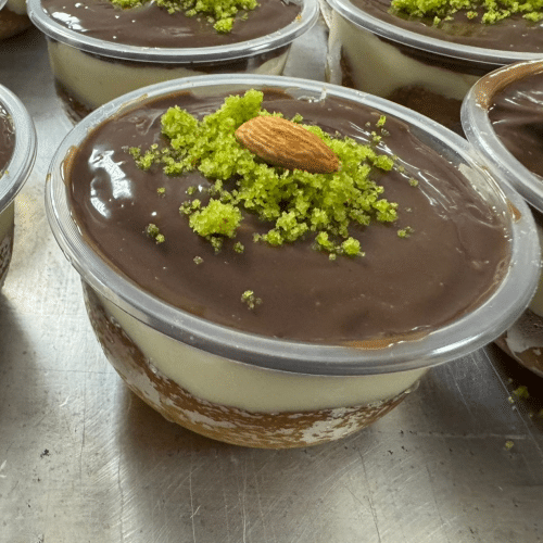 Mit Sirup verfeinerter knuspriger Zwieback,