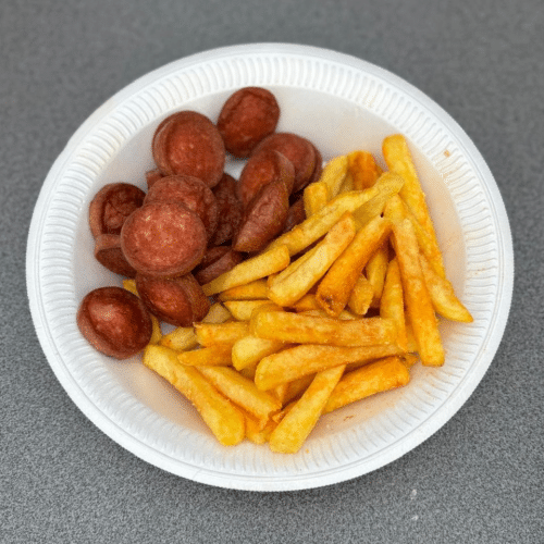 XL Currywurst mit Pommes frites