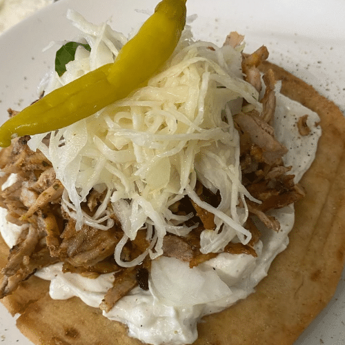 Pita mit Gyros und Krautsalat