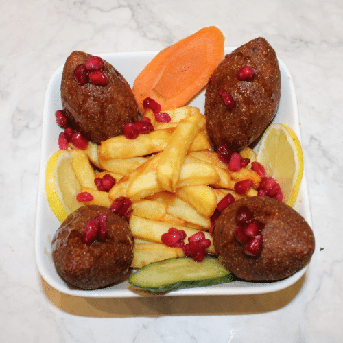 Kibbeh mit Pommes frites