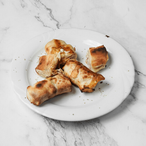 Pizzabrötchen mit Käse und Thunfisch