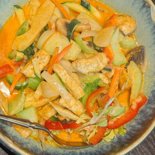 Gebratener Tofu Thai Curry (vegetarisch)
