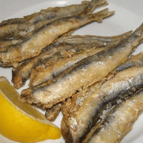 kleine fritierte Sardinen