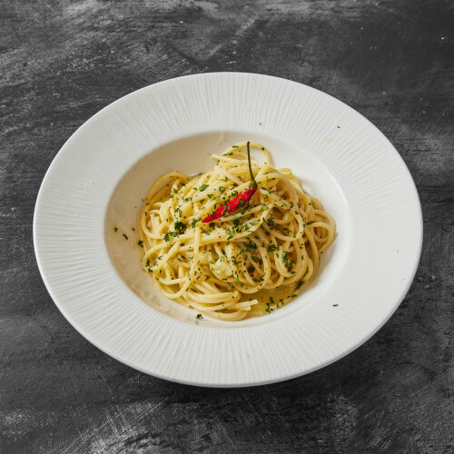 Spaghetti Aglio Olio e Peperoncino (scharf)