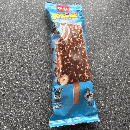 Eis nogger das Original 67g mit knackigen Haselnuss Stückchen