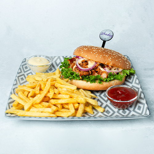 Saftiger Pulled Chicken White BBQ Burger