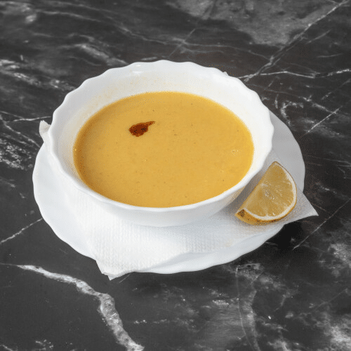 Linsensuppe mit Brot