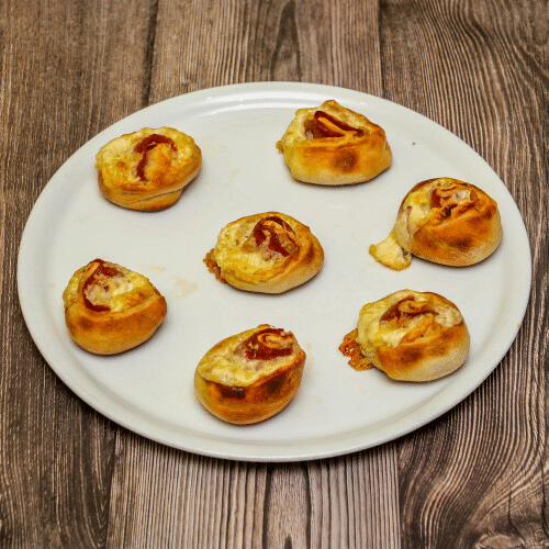 Pizzabrötchen mit Salami