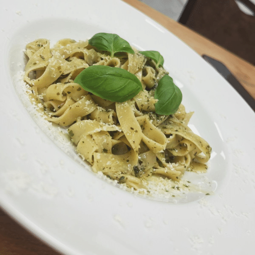 Tagliatelle al Pesto