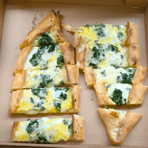 Pide mit Spinat und Ei
