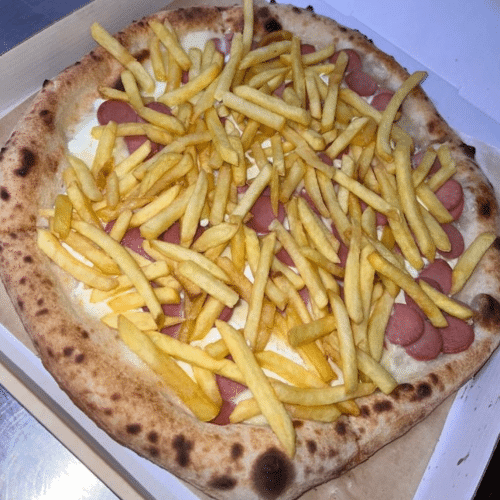 Pizza Würstel e Patatine