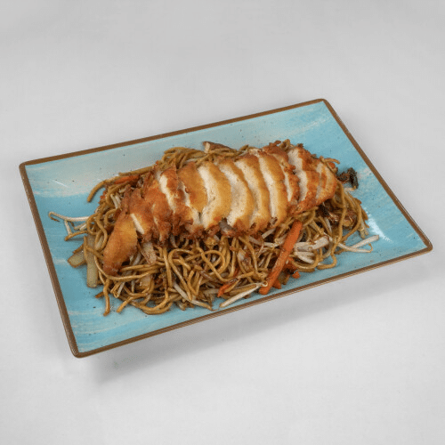 Gebratene Nudeln paniertes Hähnchen