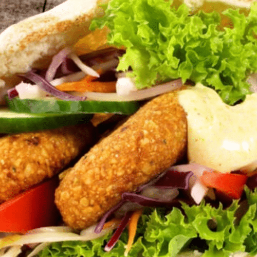 Döner mit Falafal salat und Fleisch