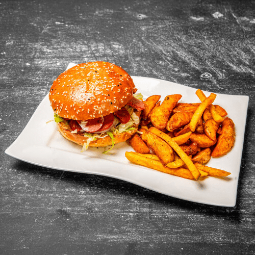 Sucuk Burger mit Pommes