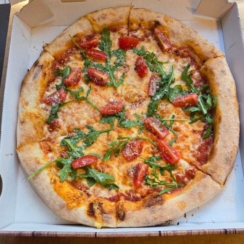 Pizza Rucola e Grana (vegetarisch)