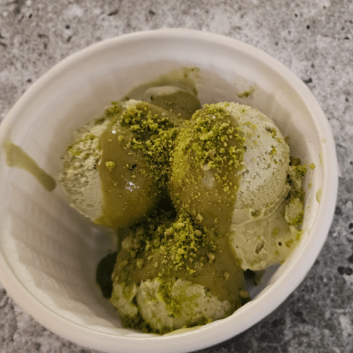4 Kugel Pistazien eis becher