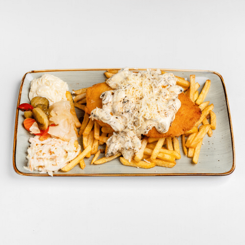Hähnchenschnitzel mit Salat