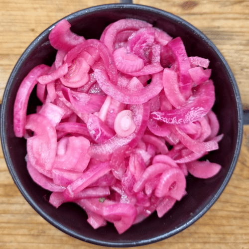 Rote Zwiebeln, leicht mariniert 50 g