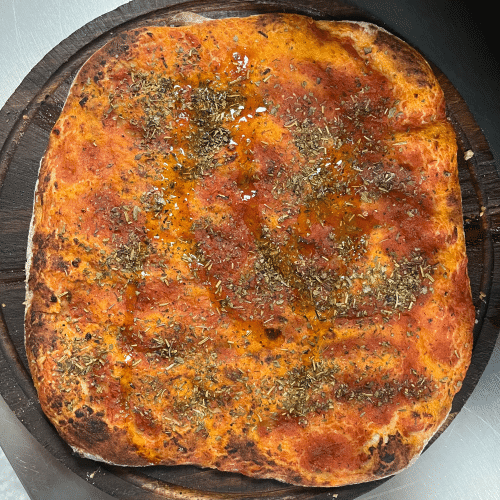 Pizza-Brot mit Tomatensauce