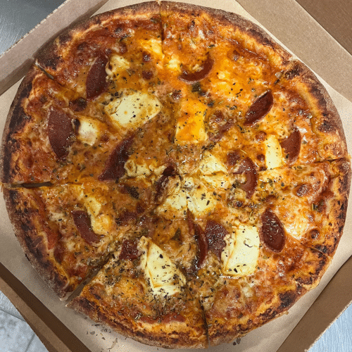 Pizza Sucuk, Schafskäse