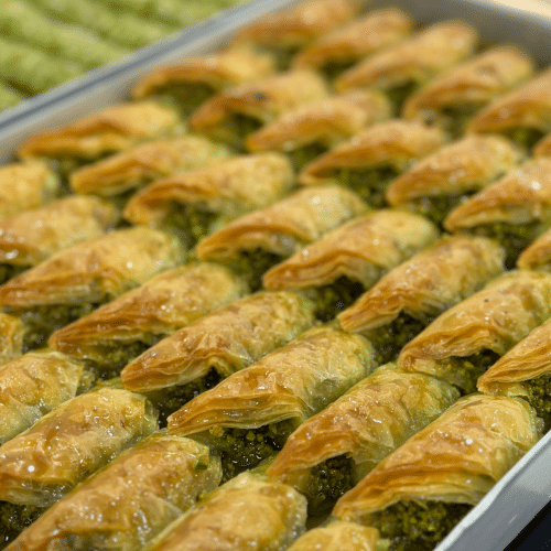 Sobiyet Baklava mit Pistazien und Grieß