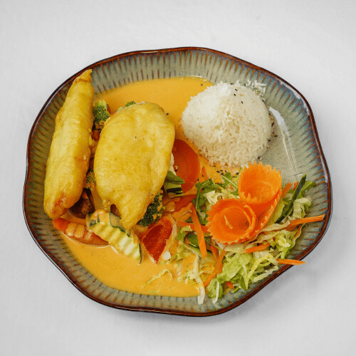 Rotes Curry (scharf) - Hühnerbrustfilet gebacken im Teig