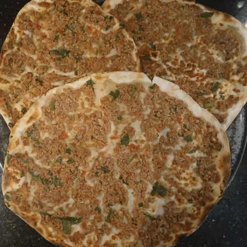 Lahmacun mit Gemüse