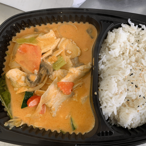 Hühnerbrust mit rotem Thai-Curry (scharf)